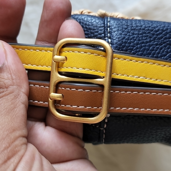 NWT - Tory burch Camera Purse - Picture 5 of 11